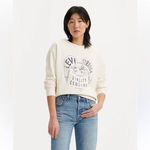 LEVI'S® Women’s Graphic Signature Crewneck Sweatshirt